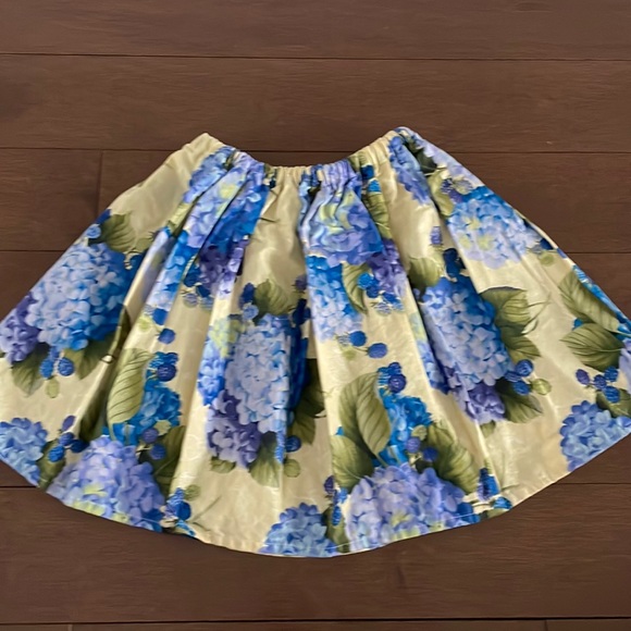 Hand made hydrangea pattern skirt - Picture 1 of 3